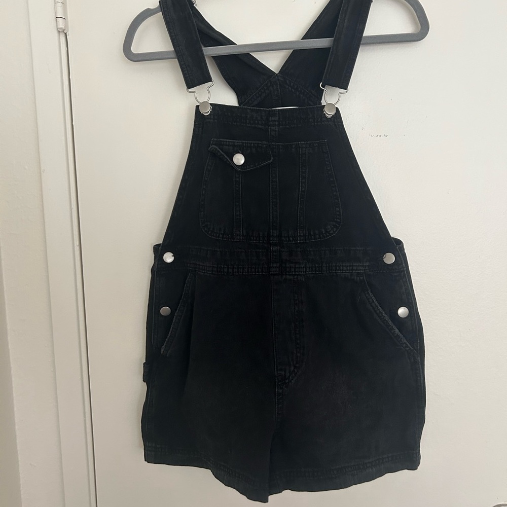 Overall shorts